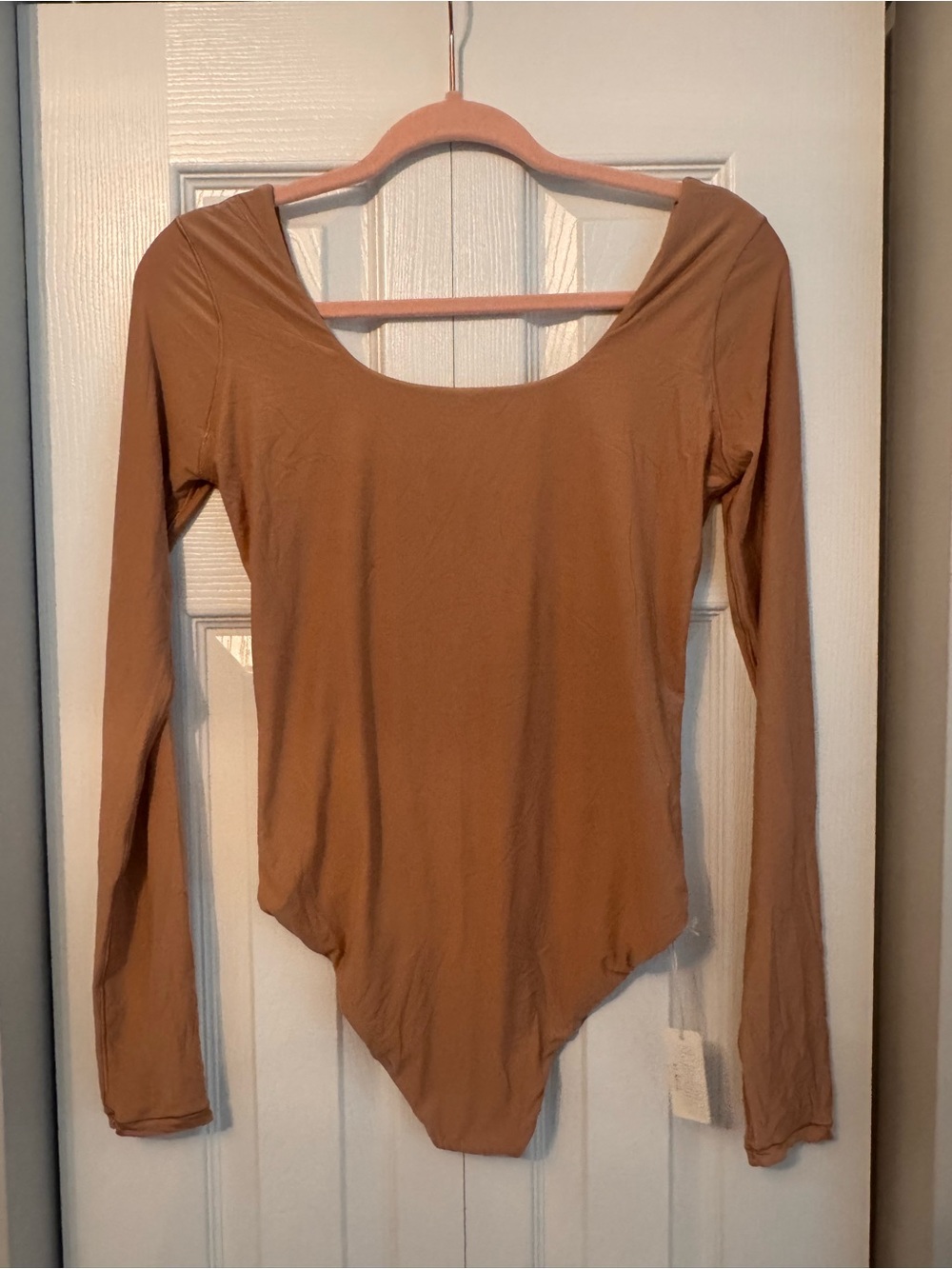 Aerie Smoothez Women’s Long Sleeve Scoop Neck Bodysuit in Tan size XL